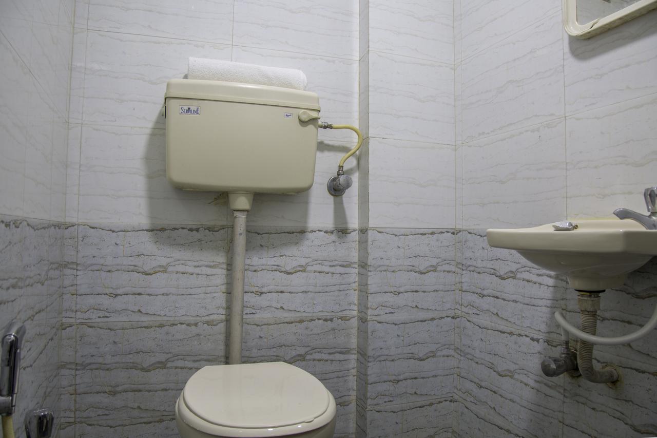Relax Guest House Mumbai Bagian luar foto